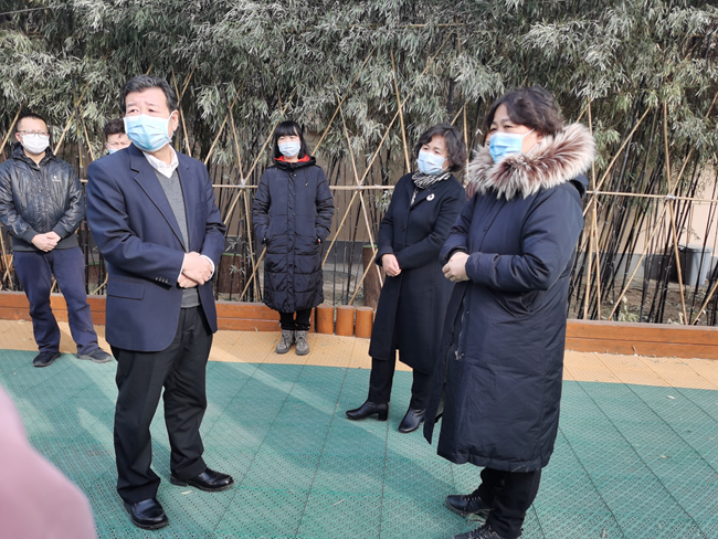 有研集团副总经理王臣慰问有研幼儿园、有研卫生站工作人员