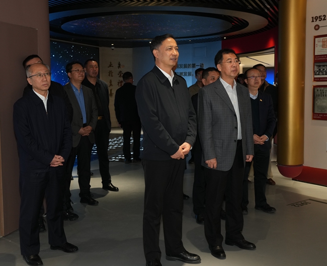 山西省委常委、大同市委书记卢东亮一行到访bbin