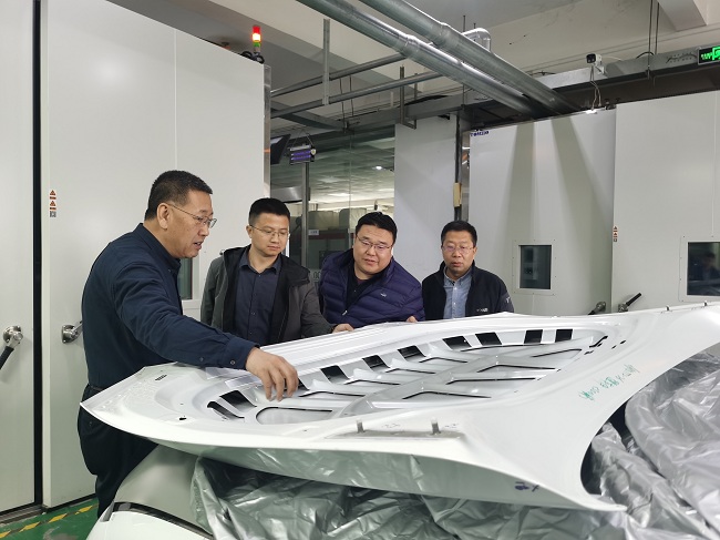 bbin总经理、党委副书记熊柏青带队调研国合通测上海实验室