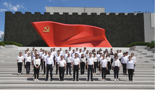 职能部门党总支组织参观“不忘初心、牢记使命”中国共产党历史展览