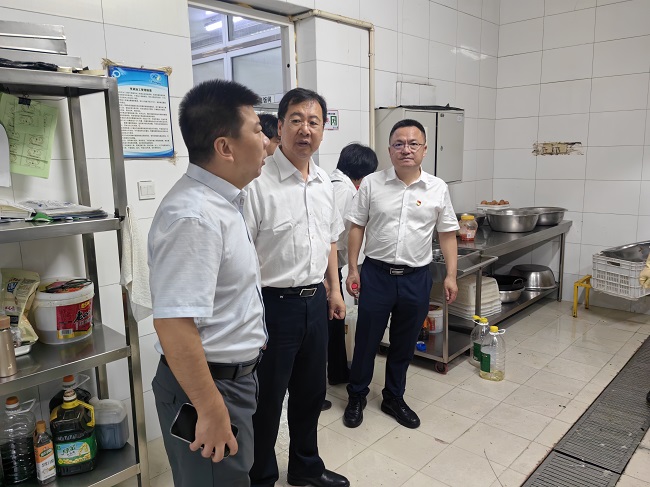 bbin党委书记、董事长赵晓晨带队赴康普锡威、有研增材进行安全检查