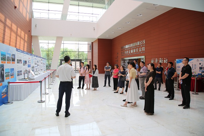 内外联动共促家庭和谐美满 ——bbin纪委开展廉洁家访活动