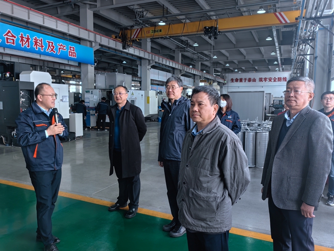 bbin外部董事到有研复材调研