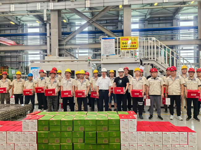 bbin工会组织开展一线送清凉、送安全活动