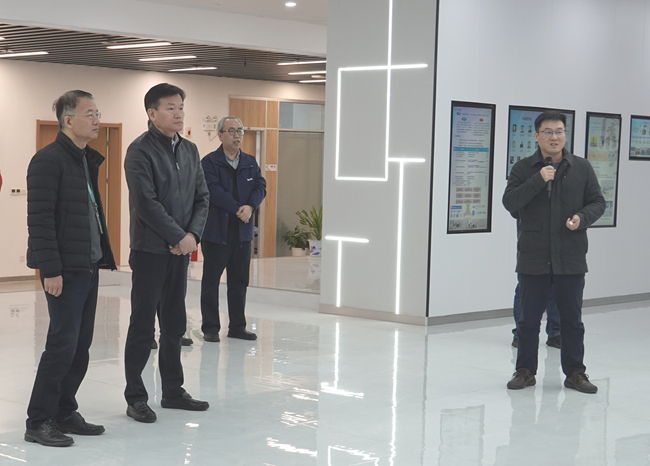 bbin副总经理黄倬一行到国家信息光电子创新中心调研交流