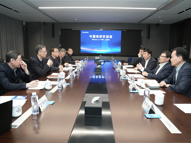 中盐集团党委副书记、总经理李建忠一行到访bbin
