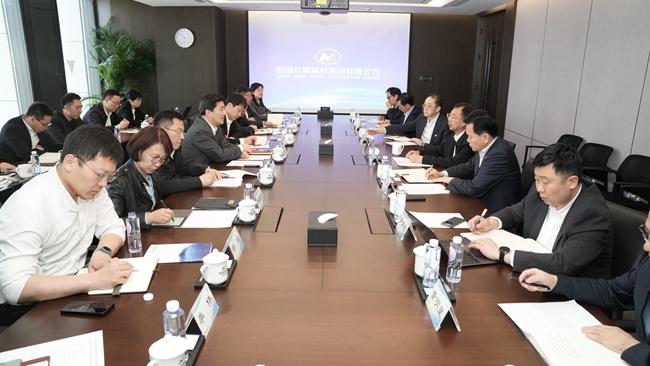 怀柔区委书记张强一行到访bbin
