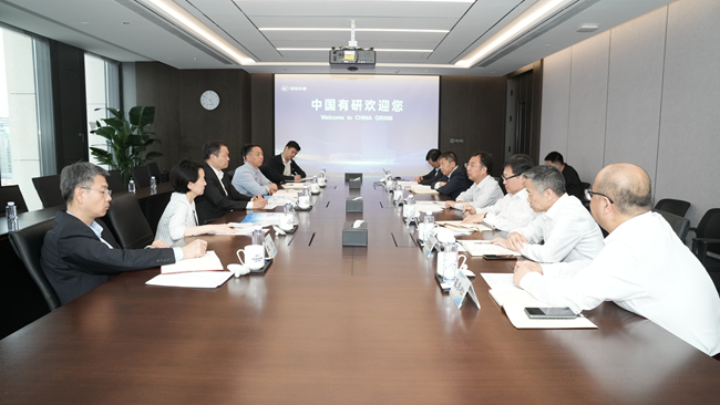华芯投资党委书记、董事长吴亮东一行到访bbin
